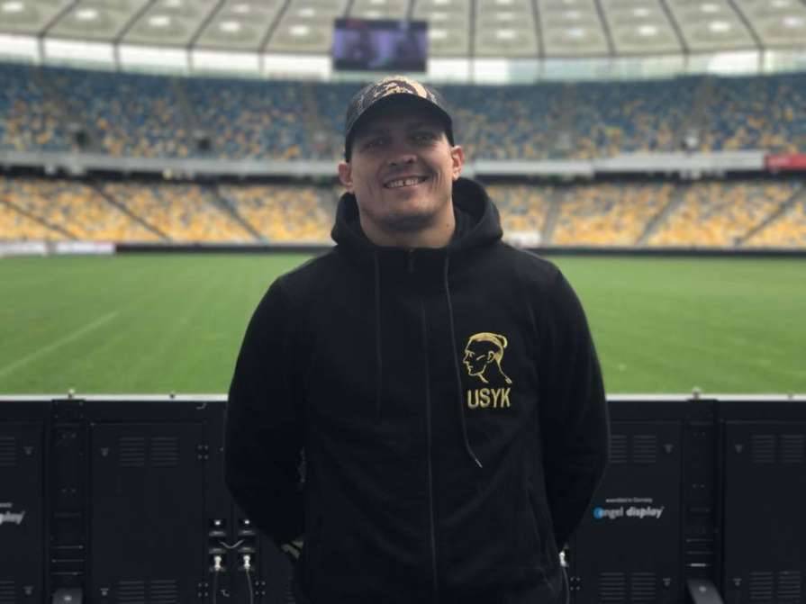 Александр Усик рассказал, как на него напали с ножом