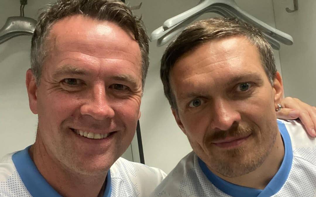 Майкл Оуен та Олександр Усик