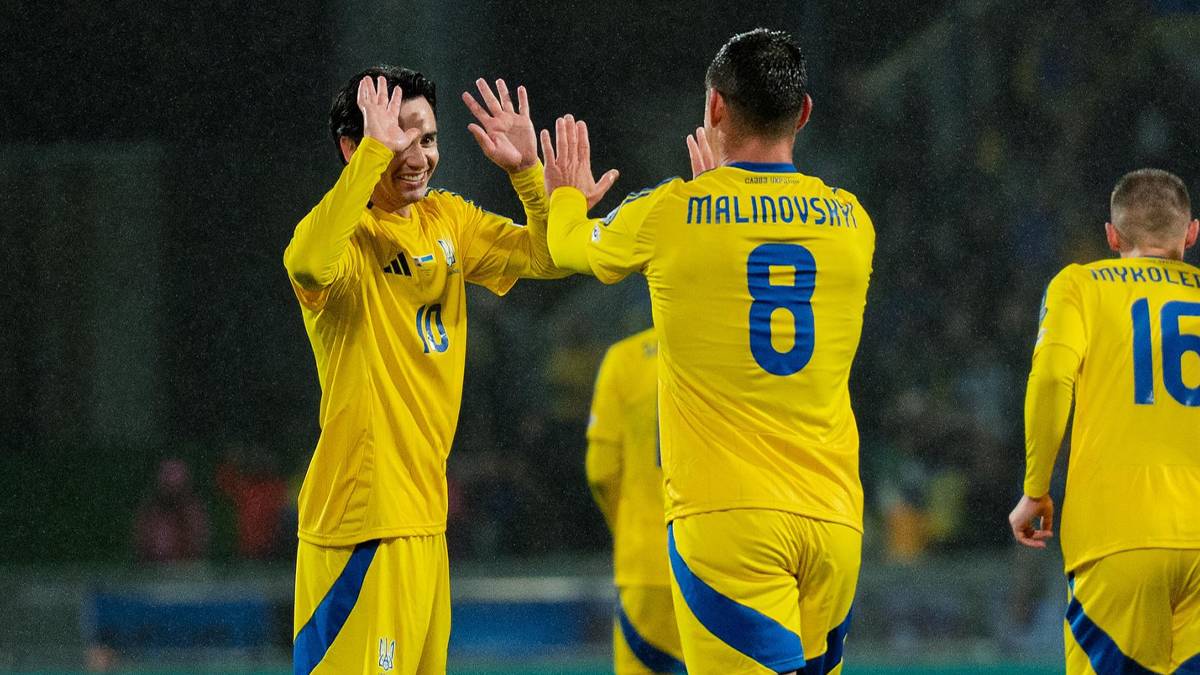 збірна України 111025