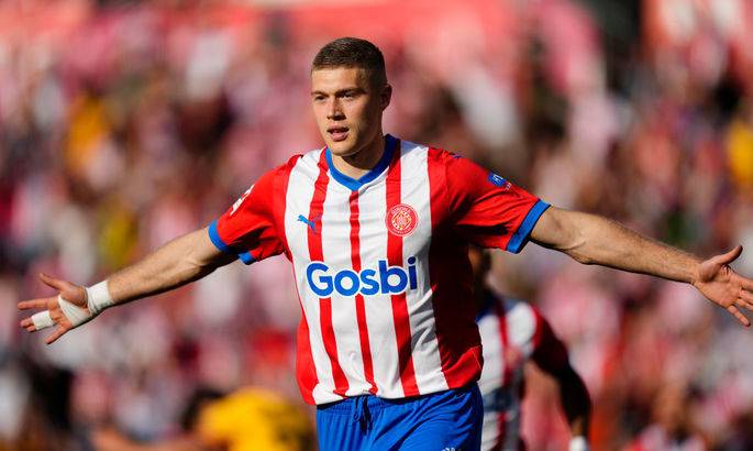 Довбик Жирона123