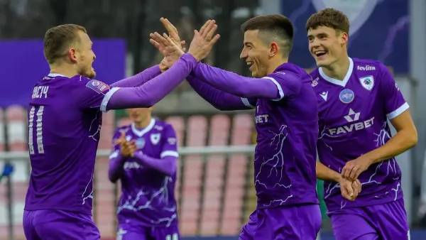 ЛНЗ футболісти