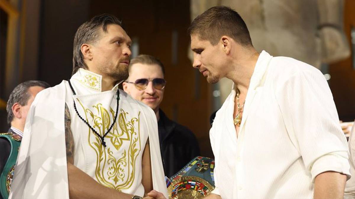 Олександр Усик і Ріко Верховен. Фото: Суспільне Спорт