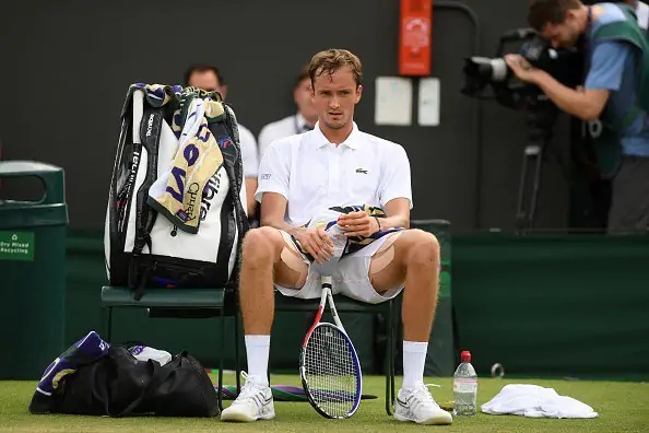 Организаторы Wimbledon оштрафовали российского теннисиста за неспортивное поведение
