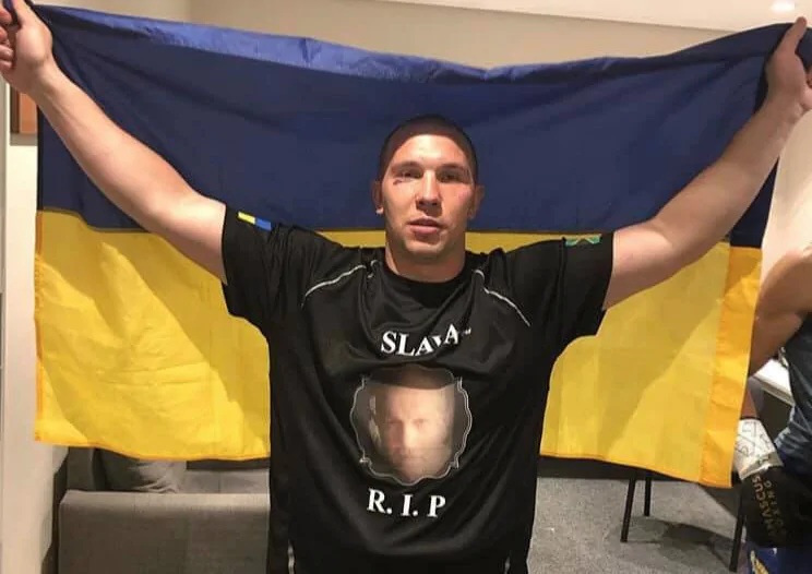 Украинский супертяж добыл третью победу в карьере и посвятил ее своему умершему дяде