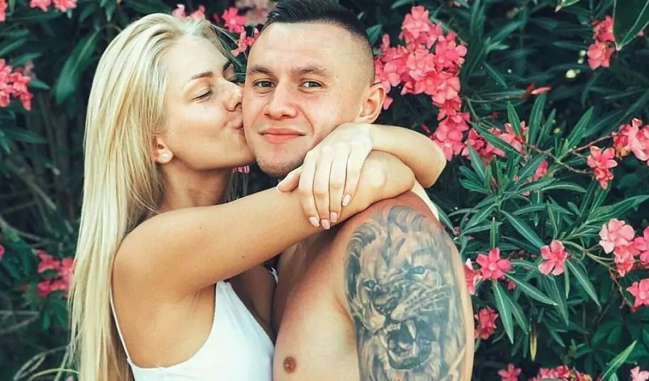 Секс-бомба! Супруга полузащитника сборной Украины взорвала Instagram снимками в бикини