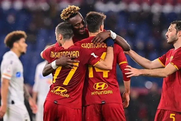 «Рома» забила четыре гола за 13 минут и  обыграла «Эмполи» 