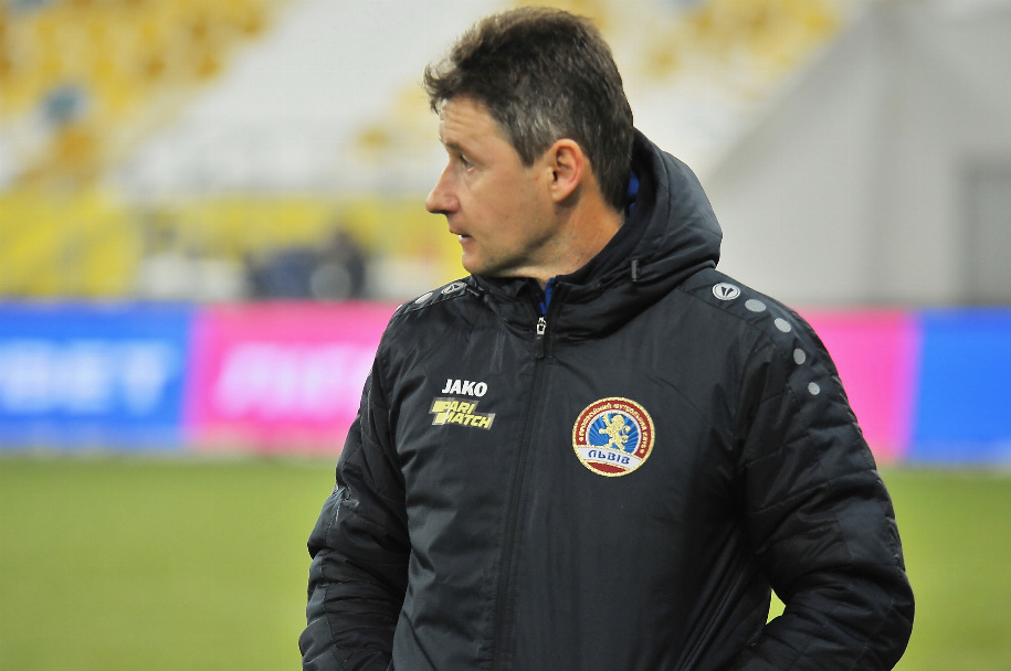 Уволенный недавно Шумский претендует на звание лучшего тренера февраля в УПЛ