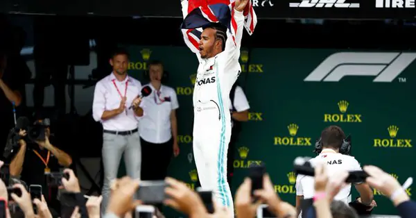 Хэмилтон эмоционально отреагировал на победу в Гран-при Великобритании