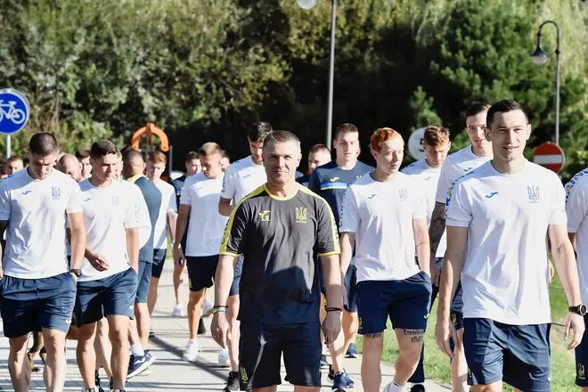 Збірна України здійснила прогулянку перед матчем з Англією