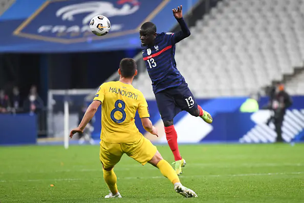 Лидер сборной Франции получил травму в матче с Украиной и вернулся в свой клуб
