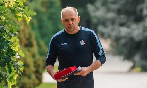 Тренер Молдовы: «Нам надо быть готовыми к отбору мяча и поиску быстрых атак»