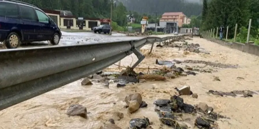 Горнолыжный курорт в Буковеле затопило из-за паводка в области