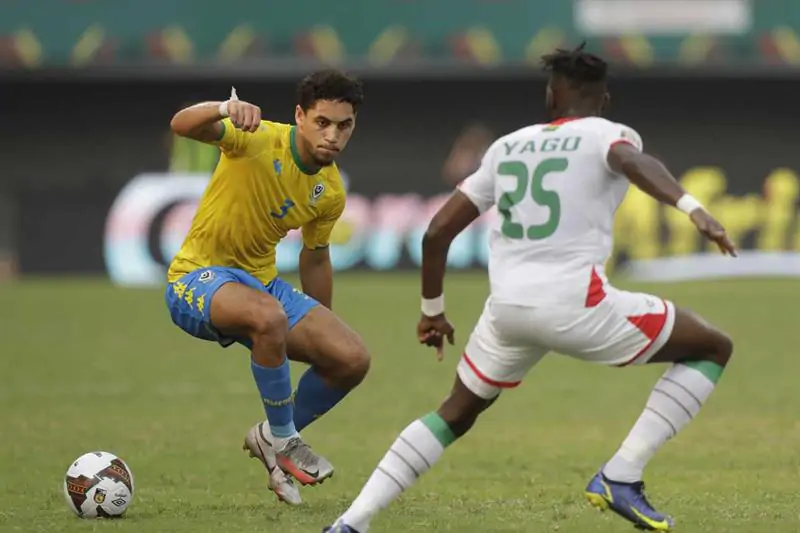 Буркина-Фасо вышла в 1/4 Кубка африканских наций, обыграв Габон без Обамеянга.