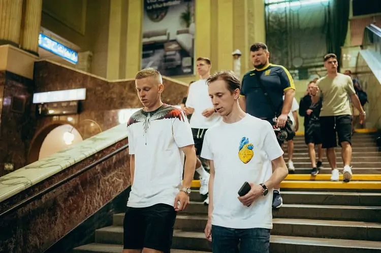 Игроки сборной Украины отправились в Польшу