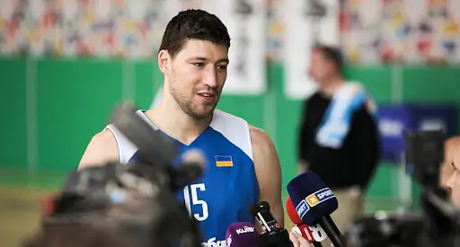 Капитан сборной Украины: «После обмена у Леня очень шаткое положение в НБА»