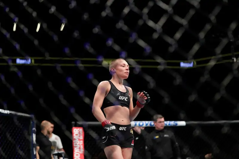 Намаюнас нокаутировала Жанг на UFC 261