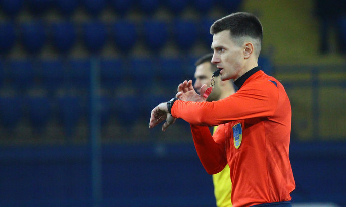 Рефери поставил пенальти в ворота «Ворсклы», удалил Максимова и… отменил пенальти без VAR