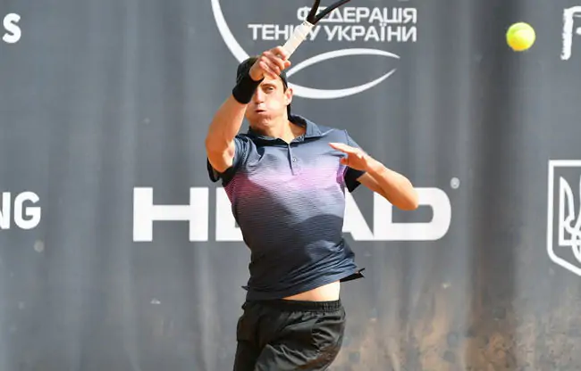 Украинец Калениченко на двух тай-брейках выиграл стартовый матч турнира в Словакии
