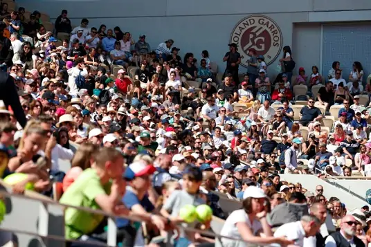 Організатори Roland Garros заборонили вболівальникам вживати алкоголь на трибунах
