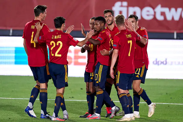 Энрике вызвал 25 футболистов в сборную Испании на матч с Украиной