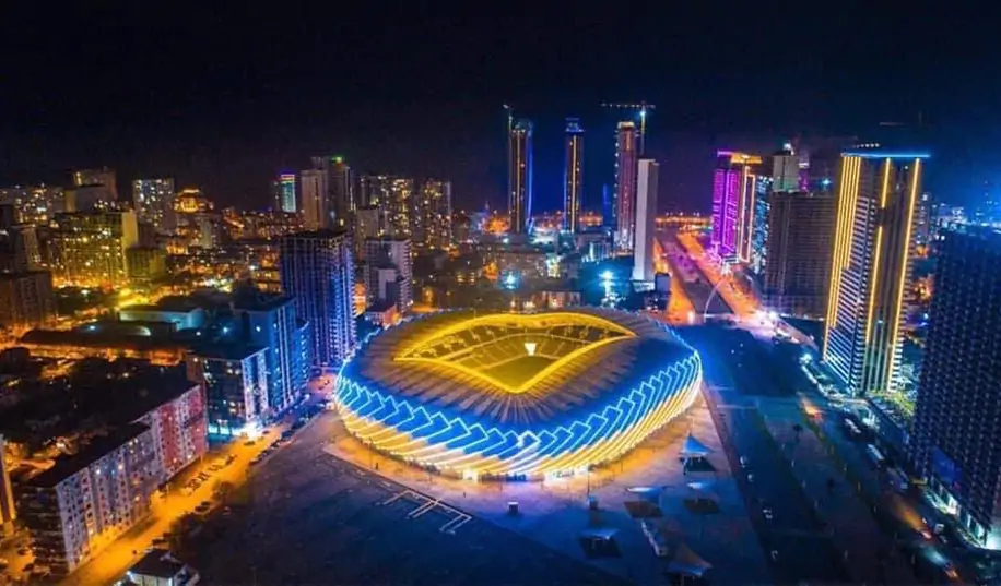 Стадион в Грузии подсветили в цвета флага Украины 