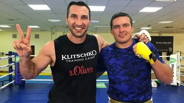 «Отстранился после одного раунда». Экс-чемпион мира рассказал подробности спарринга Кличко и Усика