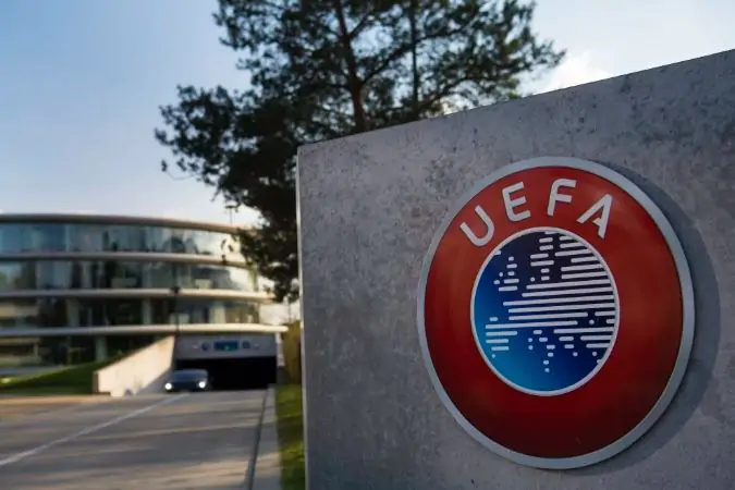 UEFA рассматривает решение о том, чтобы сделать досрочными чемпионами лидеров европейских лиг