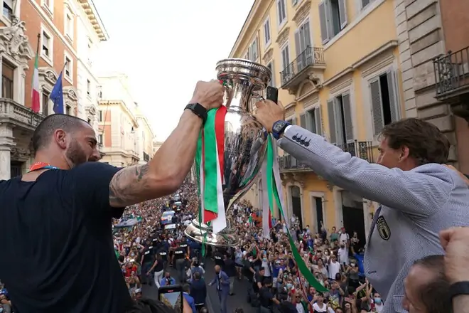 Сборная Италии может быть наказана за проведение чемпионского парада в Риме