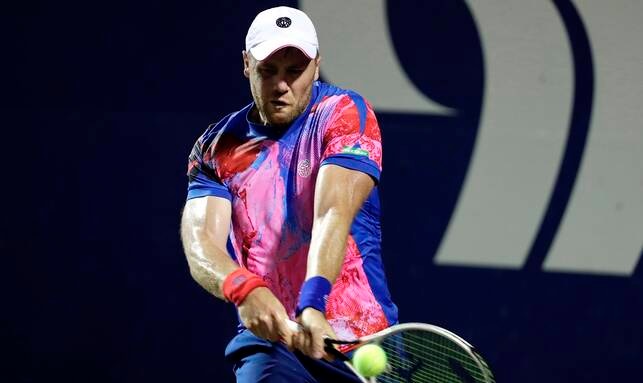 Марченко проиграл теннисисту из четвертой сотни в квалификации турнира в Атланте