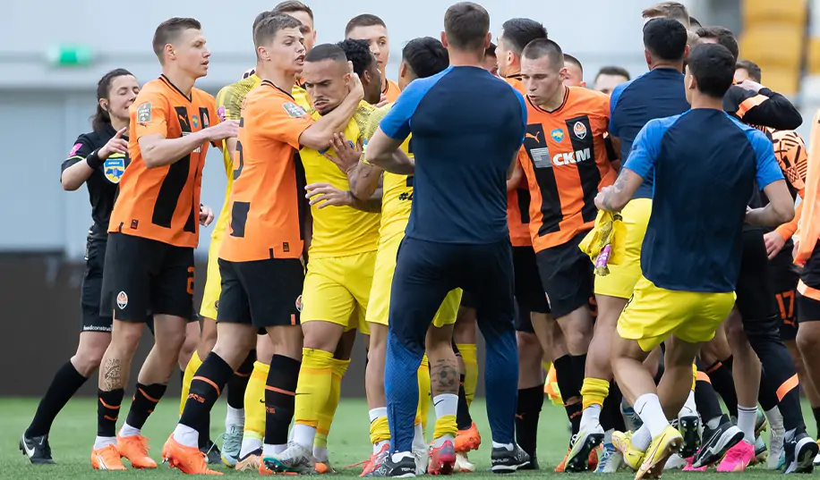 Футболісти «Дніпра-1» будуть покарані гривнею за бійку з «Шахтарем»