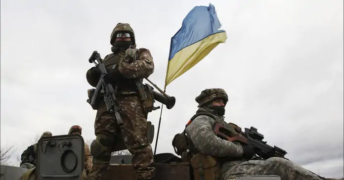 Военное положение в Украине продлено еще на 30 дней