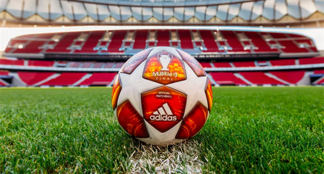 В UEFA представили новый мяч плей-офф Лиги чемпионов 