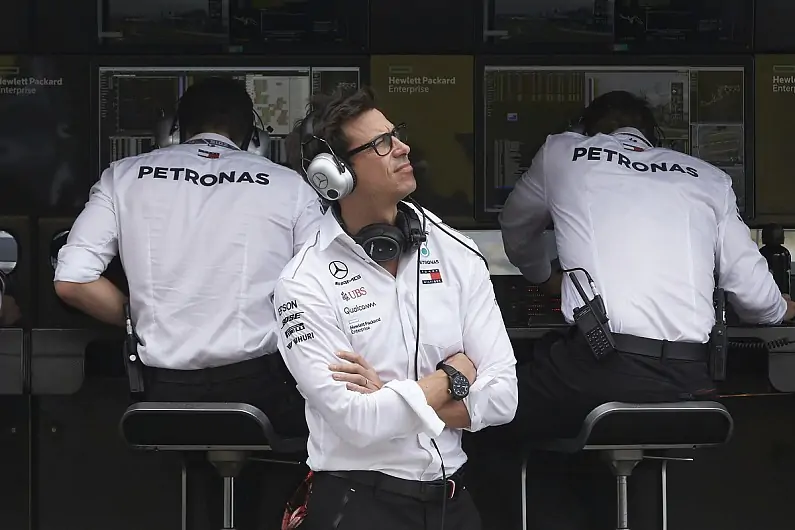 Руководитель Mercedes не ожидал, что Ferrari возьмет поул Гран-при Сингапура