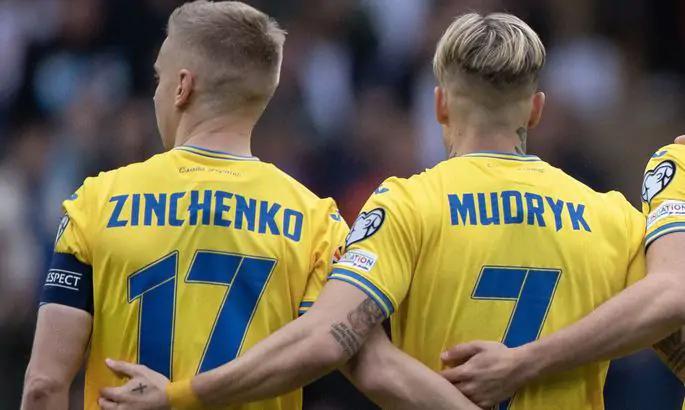 Зинченко пригрозил Мудрику после дебютного гола вингера за сборную Украины