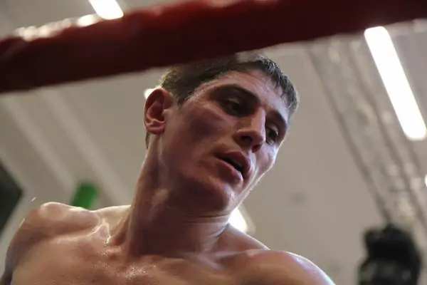 Украинский боксер подерется с бывшим чемпионом мира в карде боя Альварес – Смит
