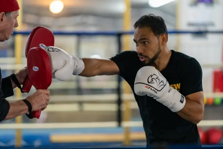 Колишній суперник Пакьяо готовий провести бій проти абсолютної чемпіонки світу