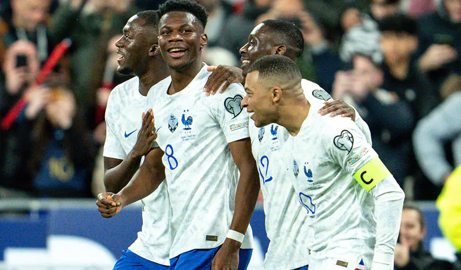 Это НЕ опечатка! Сборная Франции поддержит россиян перед матчем с Чили
