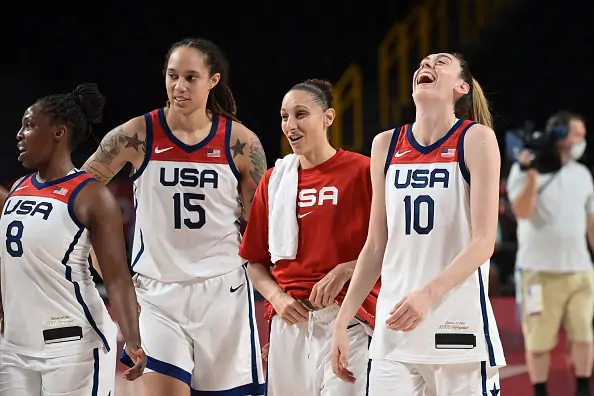 США разгромили действущих чемпионок Европы и вышли в финал женского турнира на Играх в Токио