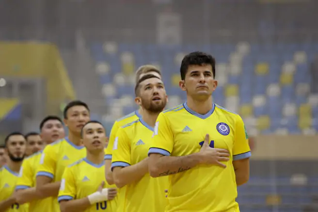 Казахстан скасував два матчі зі збірною України