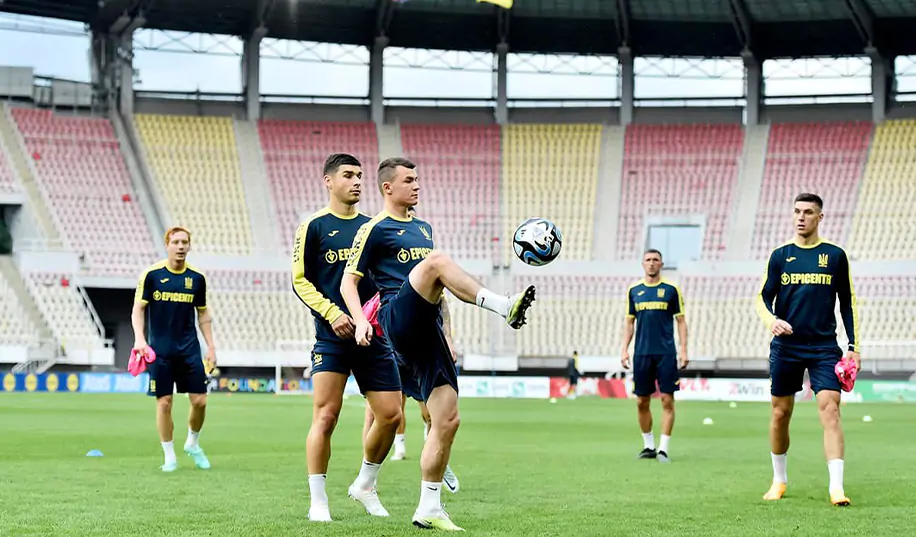 Болельщики сборной Украины во время матча с македонцами смогут почувствовать себя спартанцами
