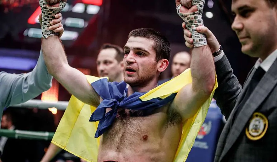 Українець Чухаджян виграв технічним нокаутом у Мартіна і став інтернаціональним чемпіоном IBF