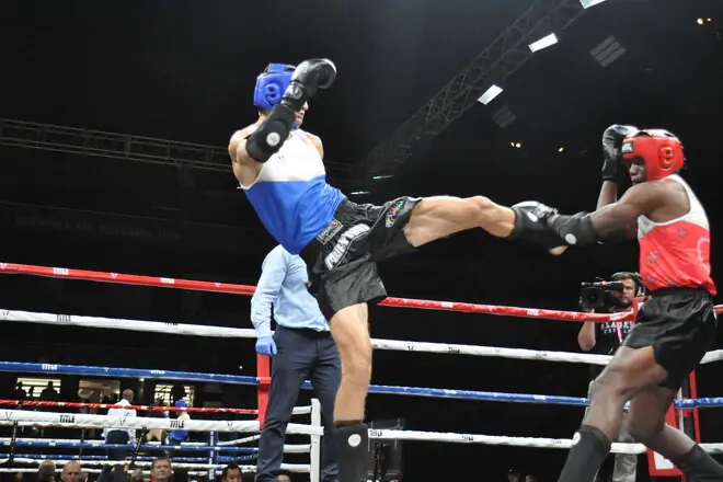 Приймачев и еще пятеро украинцев вышли в полуфинал Европейских игр в тайском боксе