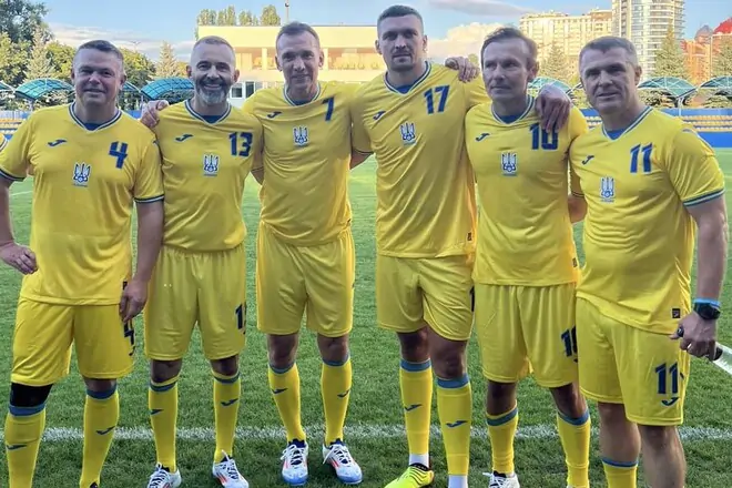 Ребров, Шевченко та Усик зіграли у благодійному матчі