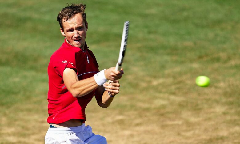 Медведев разгромил Рууда и вышел в полуфинал турнира на Мальорке