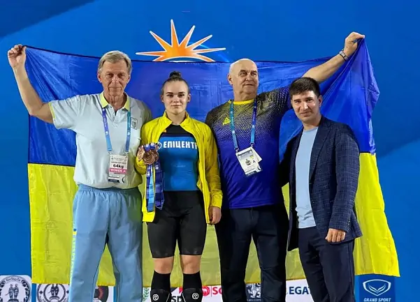 Самуляк виборола три медалі на етапі Кубка світу з важкої атлетики