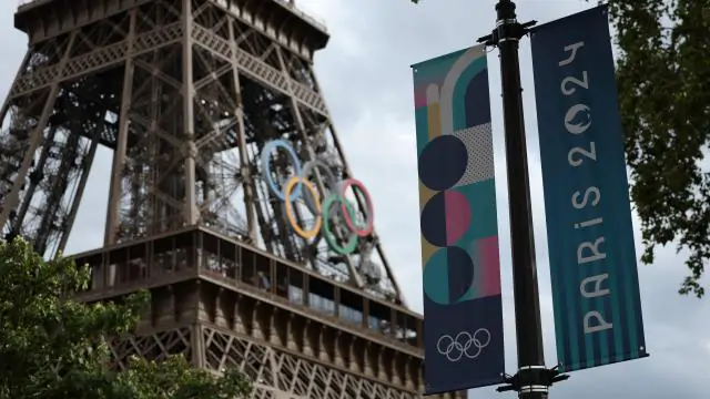 Снуп Догг взяв участь у естафеті олімпійського вогню у столиці Франції