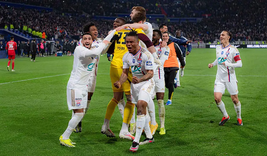 Відштовхнулися від дна. Ліон у серії пенальті вийшов до півфіналу Кубка Франції
