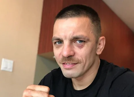 Одиозный украинский боксер кардинально сменил имидж