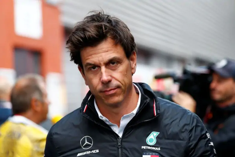 Руководитель Mercedes: «Не уверен, что стоит сохранять спринтерские гонки»