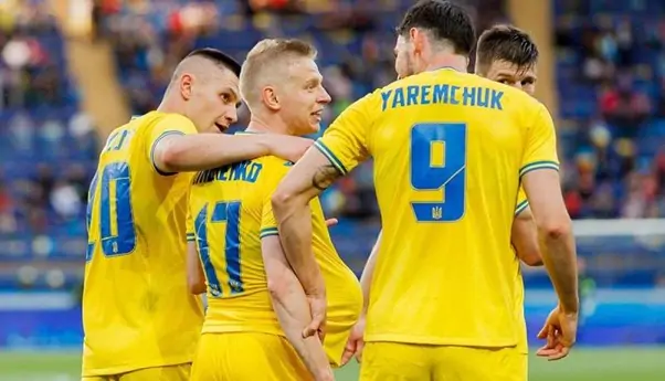 Хто стане наставником збірної України з футболу: букмекери дали прогноз щодо шансів основних претендентів